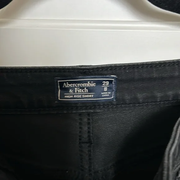 NWT Abercrombie & Fitch High Rise Short - Black - 29/8 - Picture 3 of 4